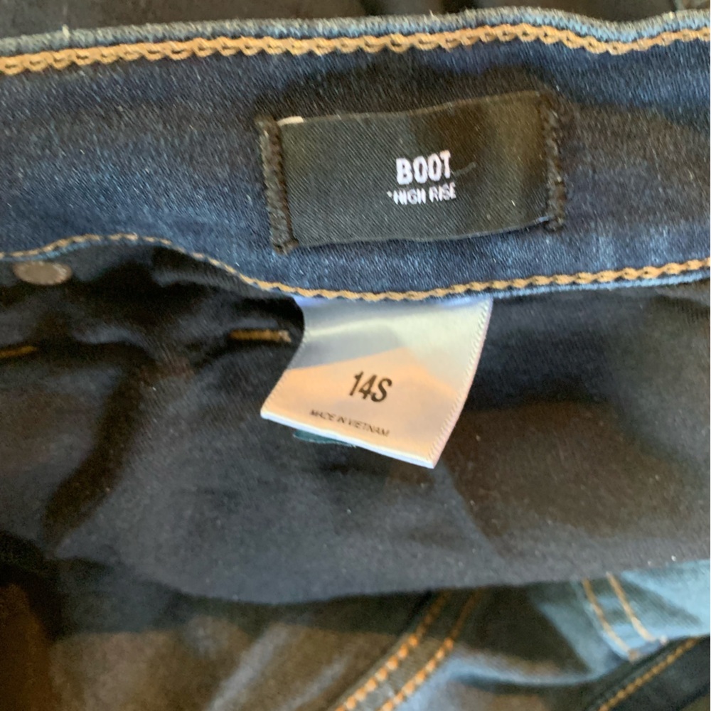 Express High Rise Bootcut Jean - Picture 4 of 4